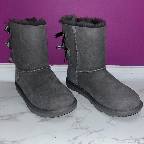 UGG Grey Bailey Bow ll - Picture 8 of 16